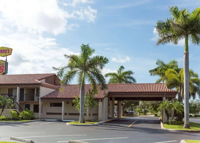Super 8 By Wyndham Riviera Beach West Palm Beach
